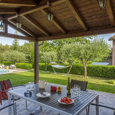 Sprawling In With Private Swimming Pool