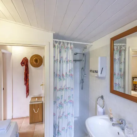 Villa Sprawling In With Private Swimming Pool *